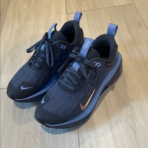 Nike Gortex Women’s running sneaker size 7.5